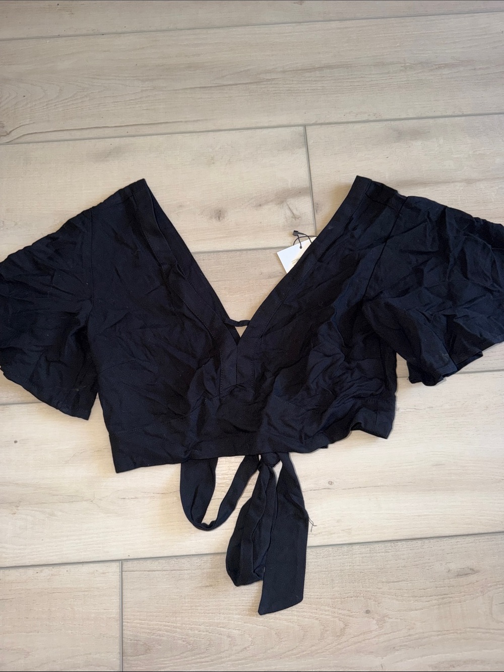Jack by BB Dakota Black V-Neck Tie-Front Crop Top Flowy Open Back